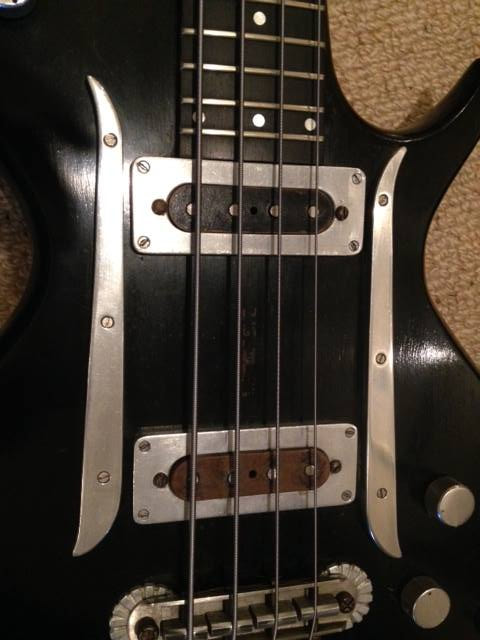 Ronnie Lane - Zemaitis Electric Black Bass- body close up