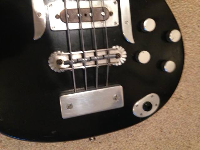 Ronnie Lane - Zemaitis Electric Black Bass -bottom with knobs