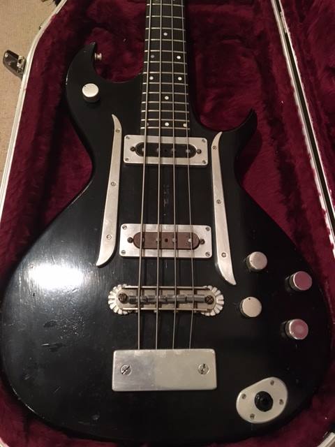 Ronnie Lane - Zemaitis Electric Black Bass -in case close up